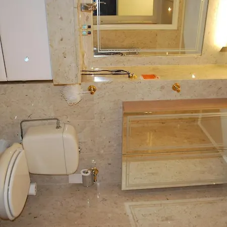 Hotell Riviera Of 4*